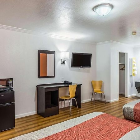 Motel 6 Tremonton, Utah Экстерьер фото
